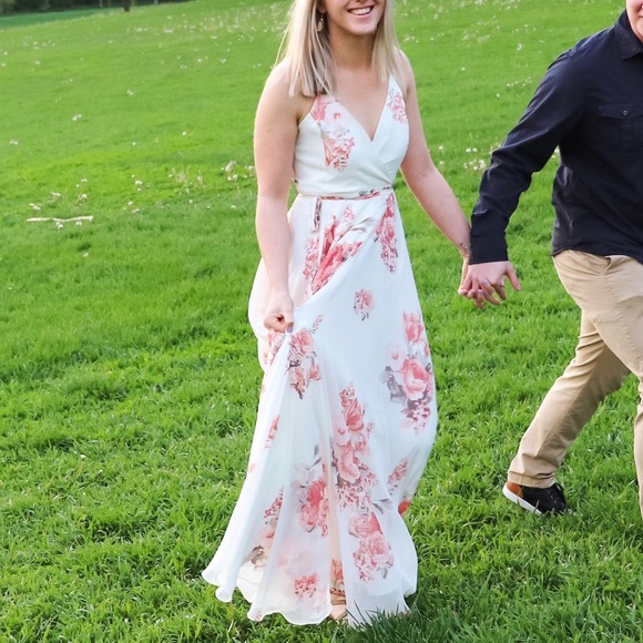 Lulus Dresses & Skirts - Lulu’s white and pink floral maxi dress - great for engagement/bridal occasions!